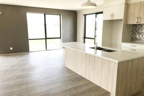 Photo of property in 8 Hillpark Drive, Pokeno, 2402