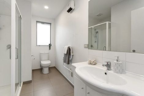 Photo of property in 172a Edgeware Road, Edgeware, Christchurch, 8013