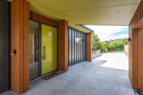 Photo of property in 10 Maffeys Road, Mount Pleasant, Christchurch, 8081