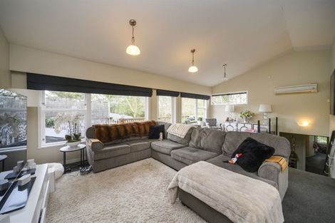Photo of property in 4 Waicola Drive, Fitzherbert, Palmerston North, 4471