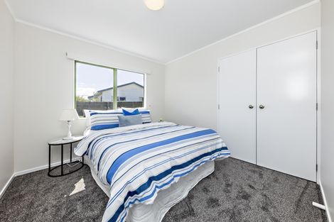 Photo of property in 32 Barneys Farm Road, Clendon Park, Auckland, 2103