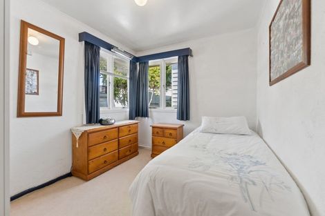 Photo of property in 13 Ward Crescent, Te Atatu Peninsula, Auckland, 0610