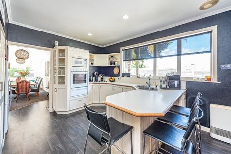 Photo of property in 8 Saint Leonard Street, Saint Johns Hill, Whanganui, 4501