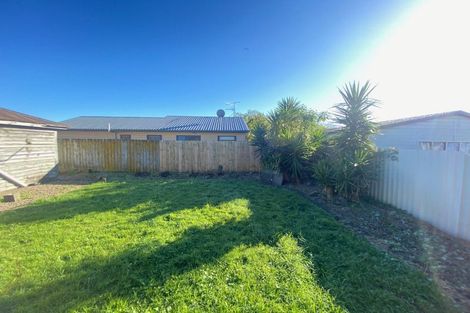 Photo of property in 26 Sutton Crescent, Papakura, 2110
