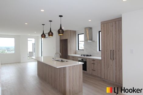 Photo of property in 20a Crestview Rise, Papakura, 2110