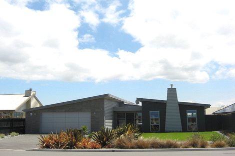 Photo of property in 73 Lamorna Road, Parklands, Christchurch, 8083