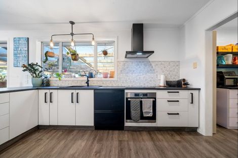 Photo of property in 33e Sanders Avenue, Westown, New Plymouth, 4310