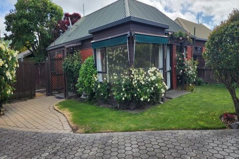 Photo of property in 1/29 Solway Avenue, Ilam, Christchurch, 8041