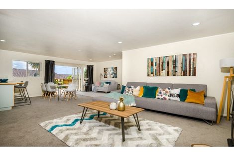 Photo of property in 17a Te Atatu Road, Te Atatu South, Auckland, 0610