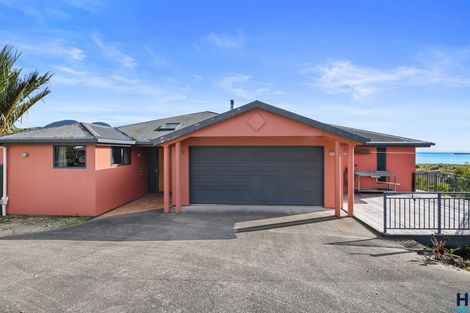 Photo of property in 8 Gibbs Road, Collingwood, 7073