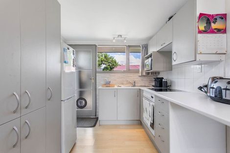 Photo of property in 1/9 Poinsettia Place, Henderson, Auckland, 0610