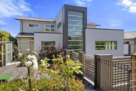 Photo of property in 374 Devon Street West, Lynmouth, New Plymouth, 4310