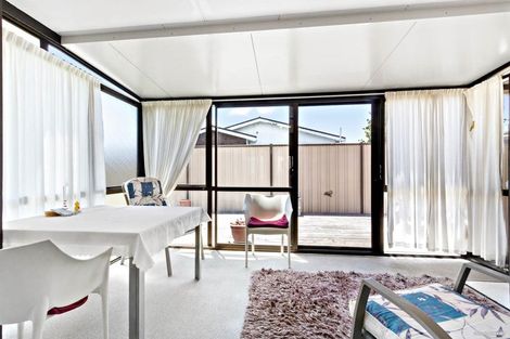 Photo of property in 2/9 Clayburn Road, Glen Eden, Auckland, 0602