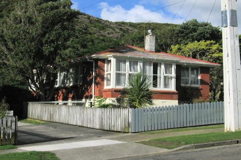 Photo of property in 34 Cardiff Crescent, Cannons Creek, Porirua, 5024