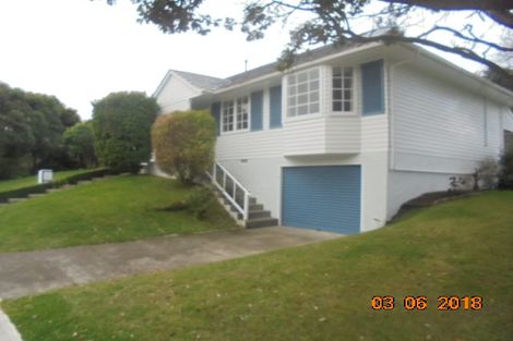 Photo of property in 16 Churton Drive, Churton Park, Wellington, 6037