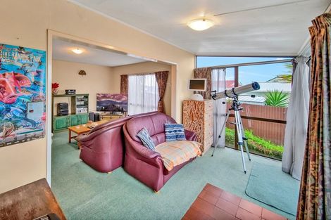 Photo of property in 2 Romilly Court, Papakura, 2110