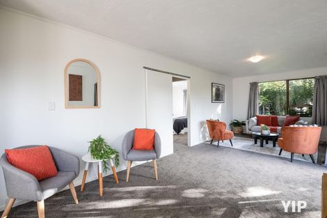 Photo of property in 27a Fernhaven Grove, Newlands, Wellington, 6037