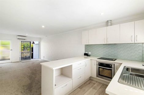 Photo of property in 1/9 John Court Street, Birkenhead, Auckland, 0626