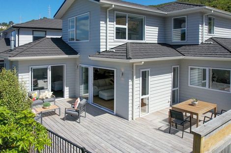 Photo of property in 3 Riroriro Close, Crofton Downs, Wellington, 6035