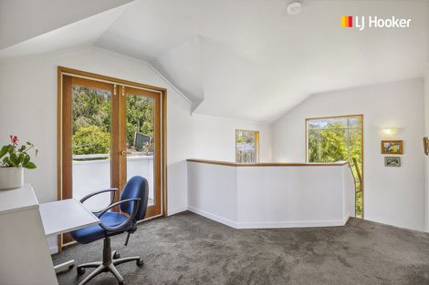 Photo of property in 33 Marine Parade, Macandrew Bay, Dunedin, 9014