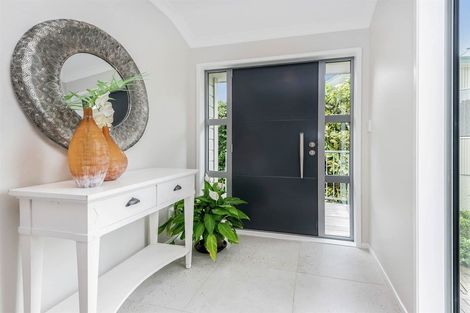 Photo of property in 19 Copperfield Terrace, Mellons Bay, Auckland, 2014