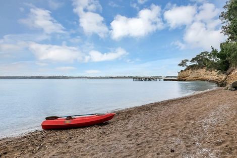 Photo of property in 28 Valhalla Drive, Beach Haven, Auckland, 0626