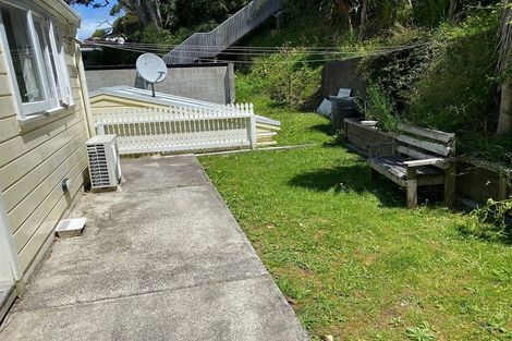 Photo of property in 2 Kopiko Way, Brooklyn, Wellington, 6021