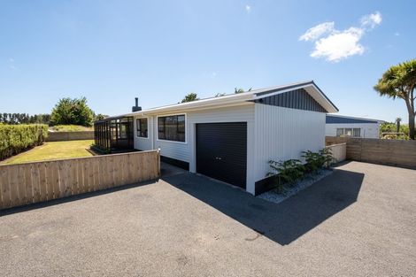 Photo of property in 15 Montjoy Street, Stratford, 4332