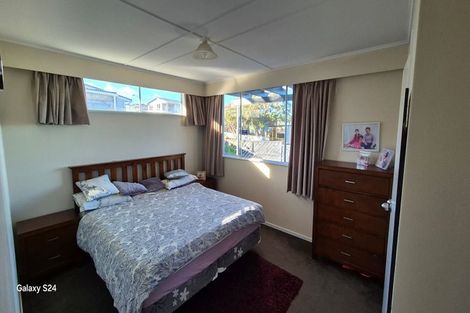 Photo of property in 17 Maple Grove, Maungaraki, Lower Hutt, 5010