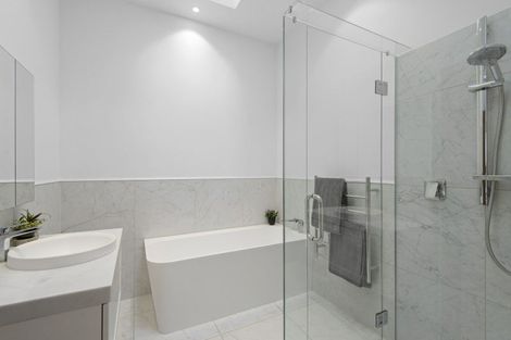 Photo of property in 75 Holly Road, St Albans, Christchurch, 8014