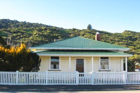 Photo of property in 77 Alexander Street, Greymouth, 7805