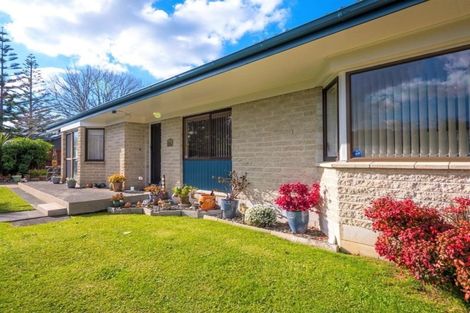 Photo of property in 2/6 Ti Nana Crescent, Henderson, Auckland, 0610