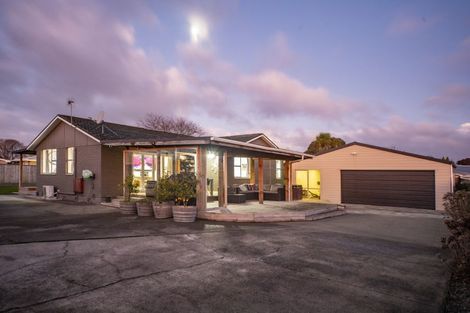 Photo of property in 8 Bryce Place, Kelvin Grove, Palmerston North, 4414