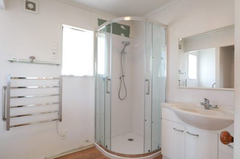 Photo of property in 58 Bradbury Road, Botany Downs, Auckland, 2010