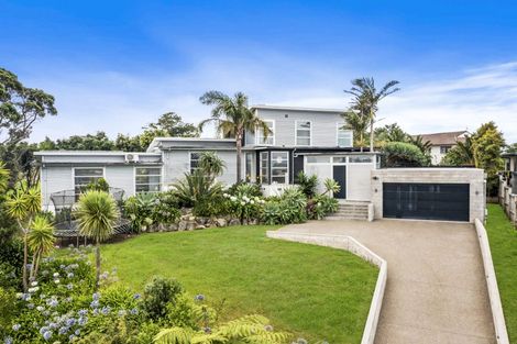 Photo of property in 10 Churchill Road, Cockle Bay, Auckland, 2014