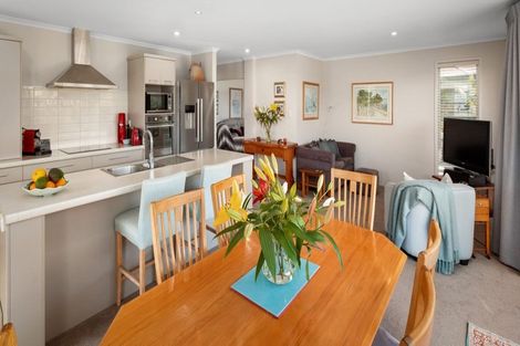 Photo of property in 2 Tranquil Grove, Omokoroa, 3114