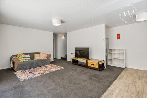 Photo of property in 16 Cosy Dell Road, North Dunedin, Dunedin, 9016