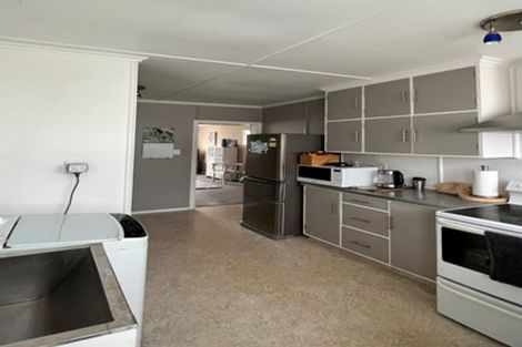 Photo of property in 1/6 Moeraki Road, Maoribank, Upper Hutt, 5018