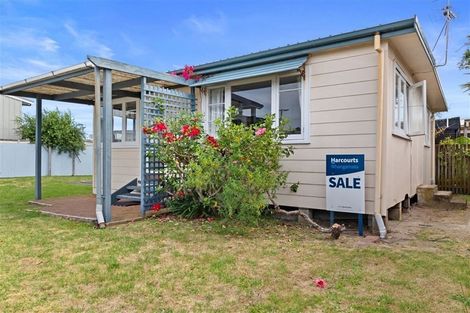 Photo of property in 609b Ocean Road, Whangamata, 3620