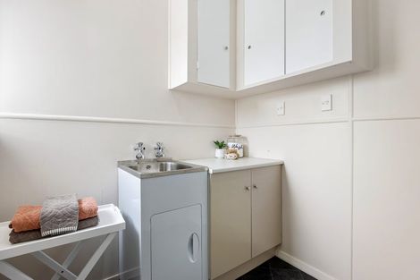 Photo of property in 32 Bateman Avenue, Bryndwr, Christchurch, 8053