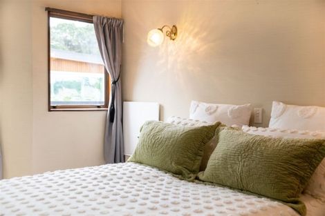 Photo of property in 1/28 Manly Esplanade, Browns Bay, Auckland, 0630