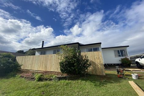 Photo of property in 37 Seaward Place, Wattle Downs, Auckland, 2103