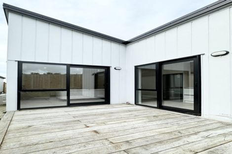 Photo of property in 16 Morus Road, Massey, Auckland, 0614