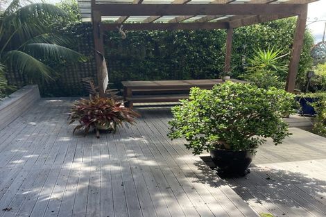 Photo of property in 14 Bush View Lane, Northcote Point, Auckland, 0627