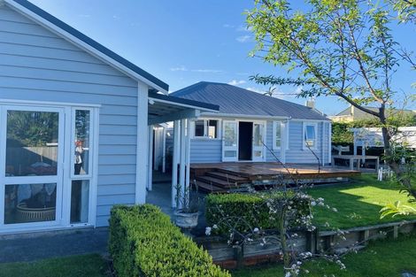 Photo of property in 37 Amohia Street, Paraparaumu, 5032