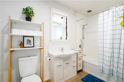 Photo of property in 67 Garreg Road, Bryndwr, Christchurch, 8052