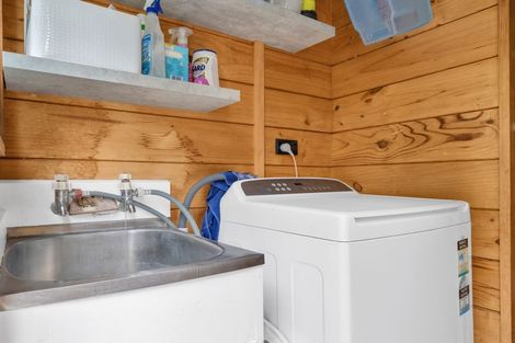 Photo of property in 100b Grand Vue Road, Kawaha Point, Rotorua, 3010