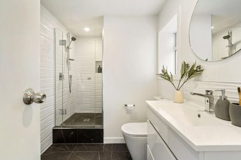 Photo of property in 2/7 Walter Street, Hauraki, Auckland, 0622