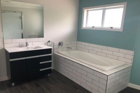 Photo of property in 11 Moncrieff Avenue, Fairfield, Hamilton, 3214