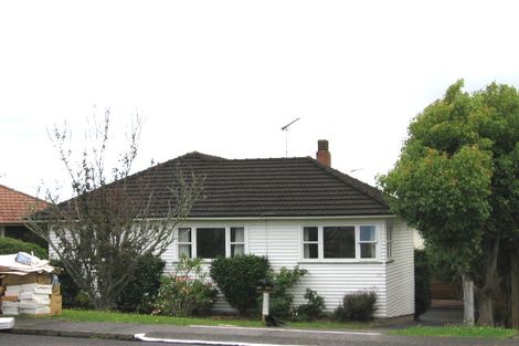 Photo of property in 2/97 Sylvan Avenue, Northcote, Auckland, 0627